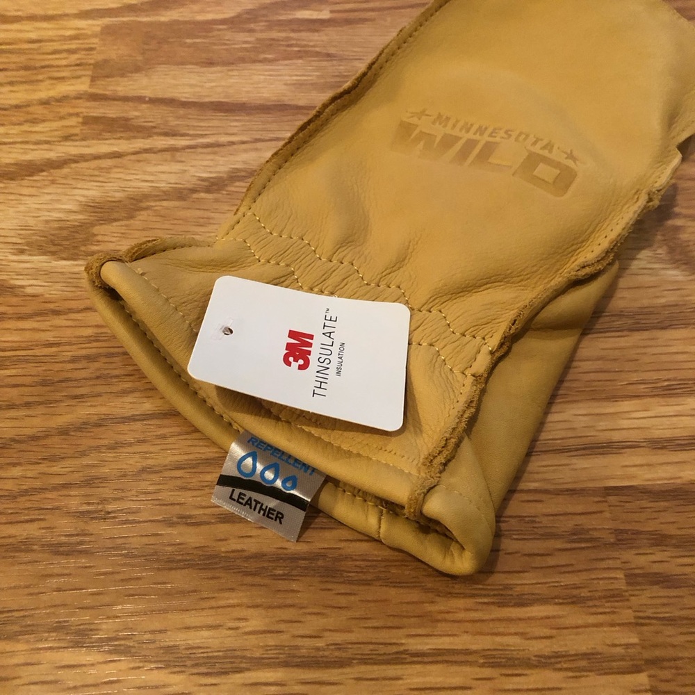 🎉HP🎉MINNESOTA WILD 3M Thinsulate Tan Leather Gloves 🏒 - Picture 9 of 9